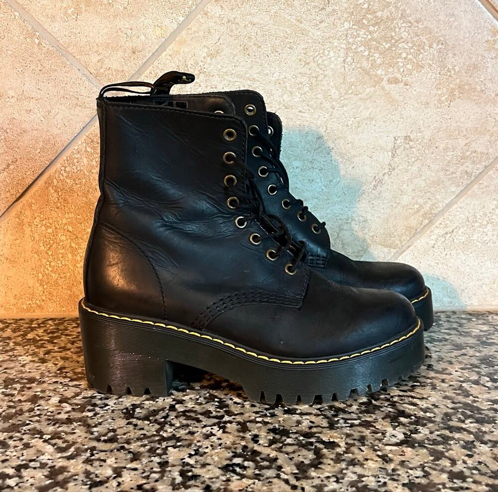 Dr. Martens Shriver Hi Black Leather Platform Combat Boots Women's 7 UK 5 EU 38
